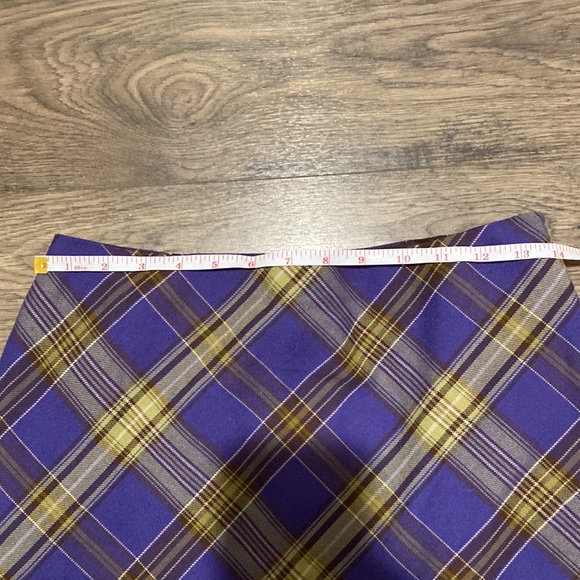EUC plaid skirt - Picture 8 of 11